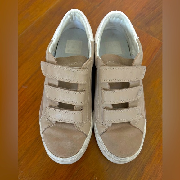 Dolce Vita Sneakers - Picture 1 of 8